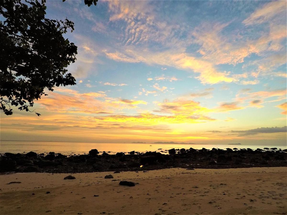 Koh Jum Coral Bay Resort ภายนอก รูปภาพ