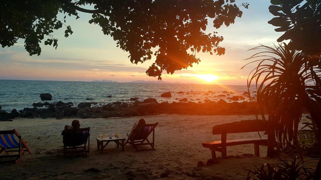Koh Jum Coral Bay Resort ภายนอก รูปภาพ